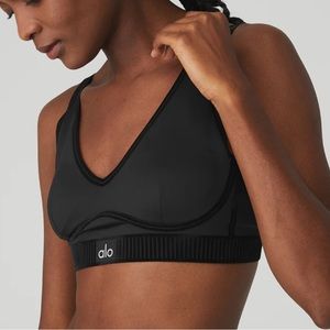 ALO YOGA airlift line up bra (nwt)